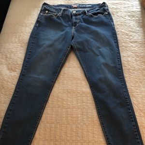 Levi’s Modern Skinny Dark Wash